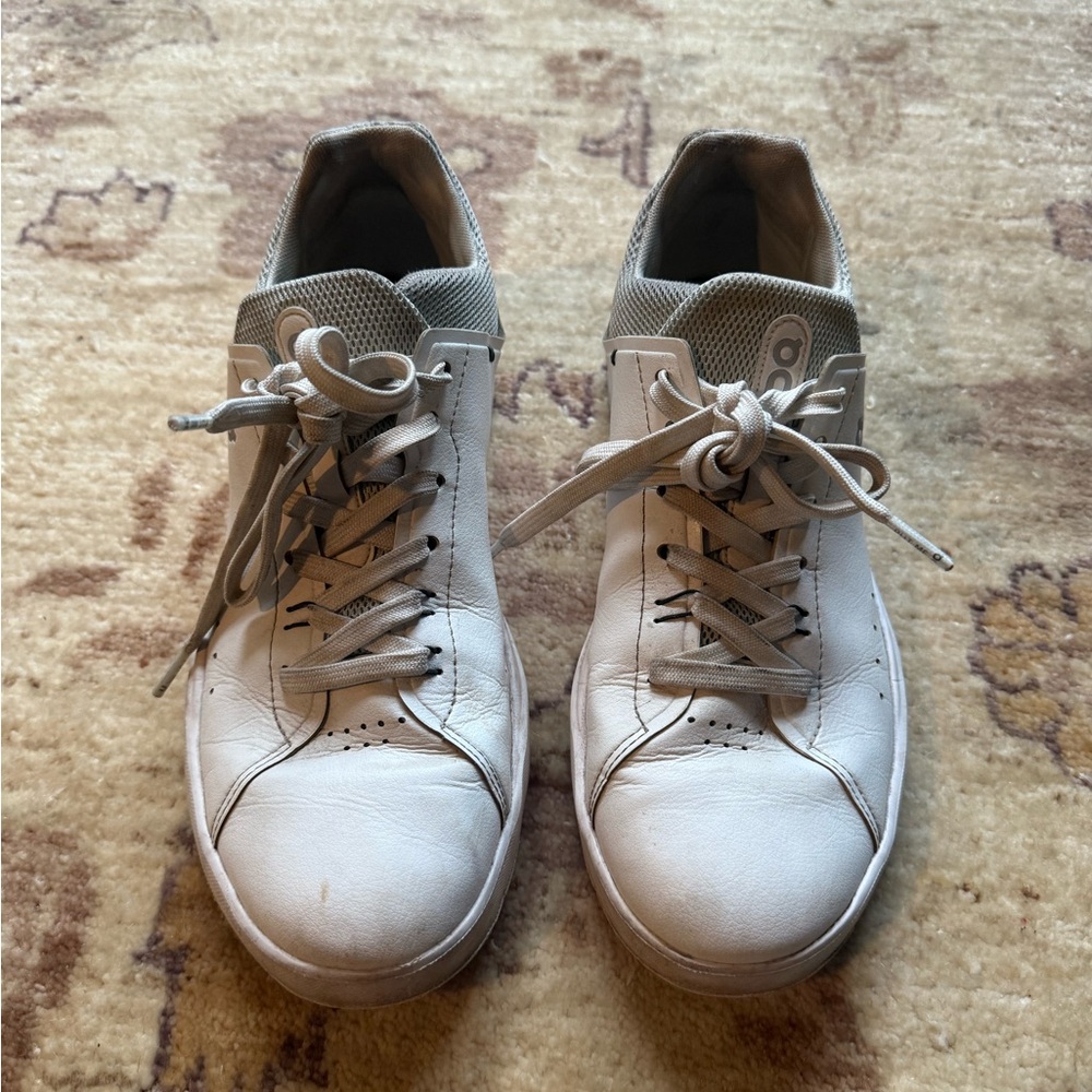 On Cloud THE ROGER Advantage size 9